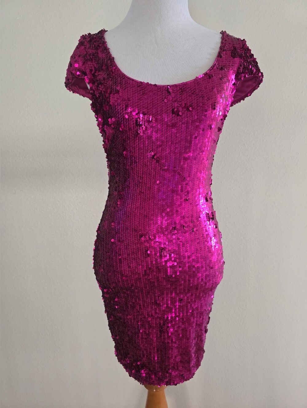 Dress the Population Fuchsia Sequin Scoop-Neck Bodycon Dress, Size XS